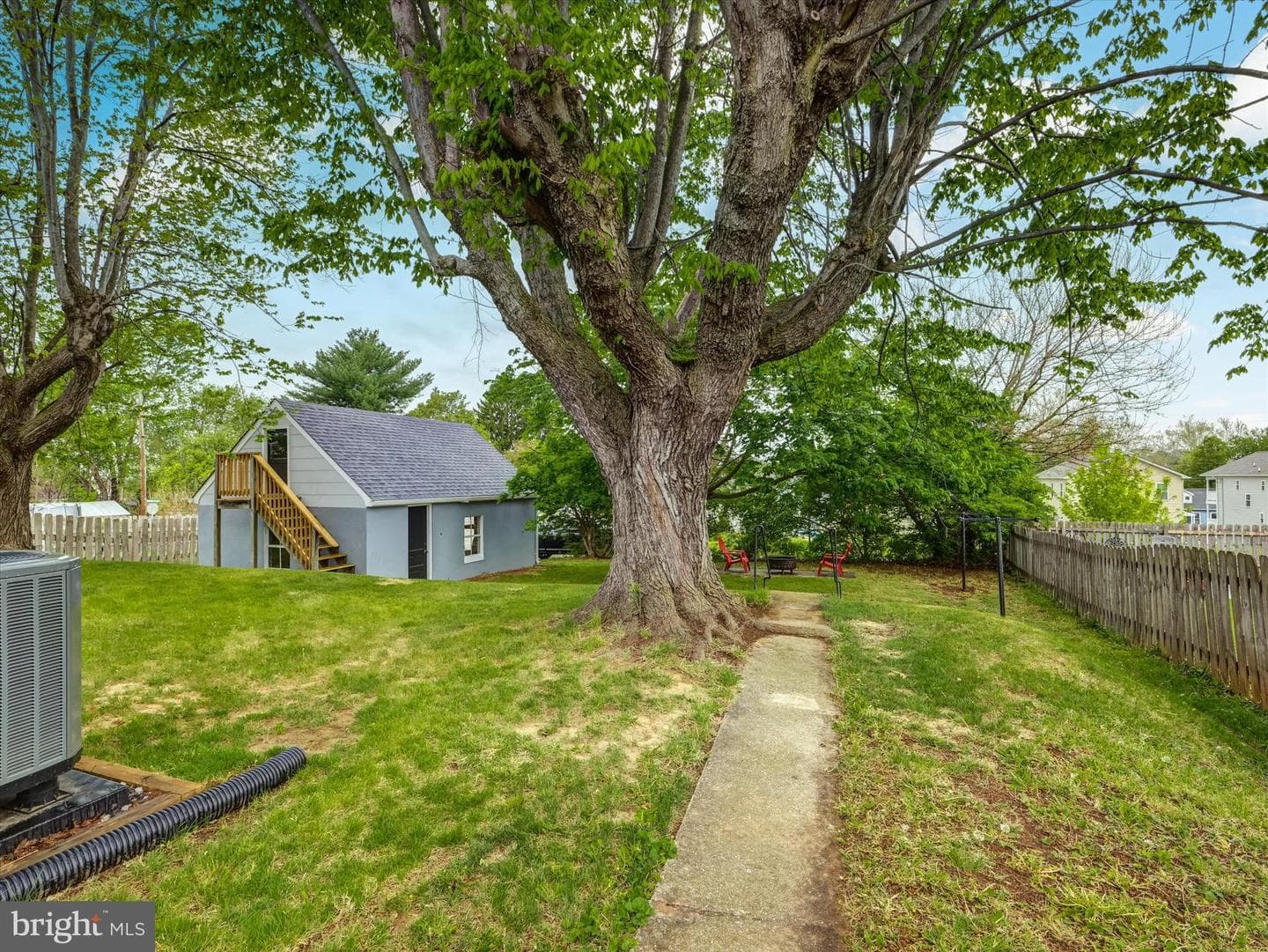 25 Young Avenue photo 41