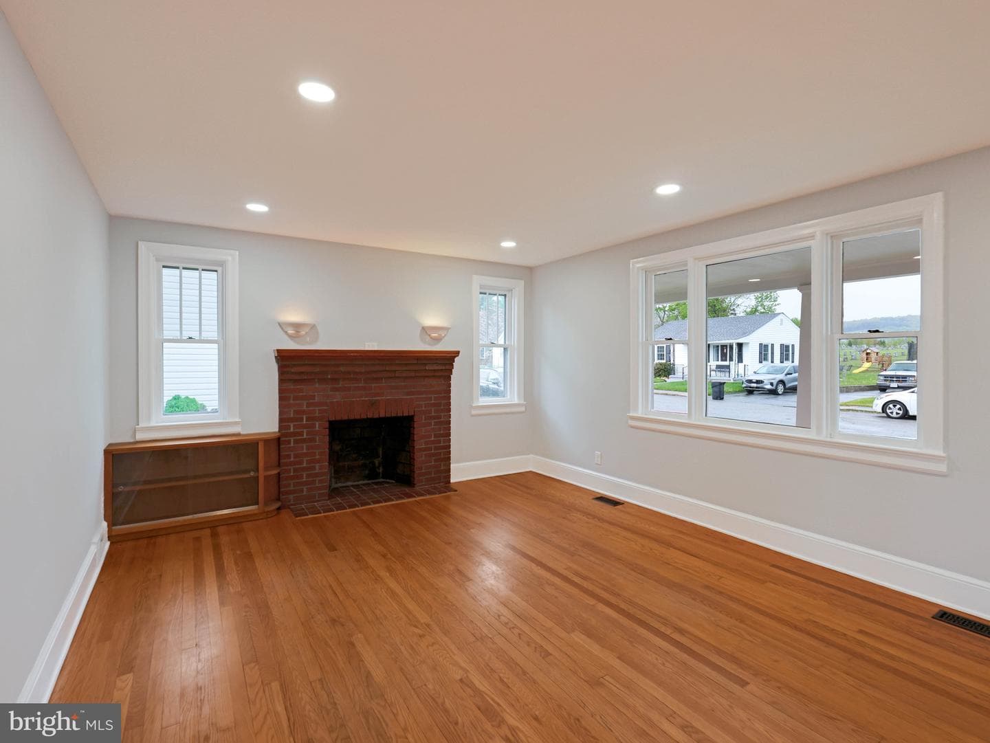 25 Young Avenue photo 6