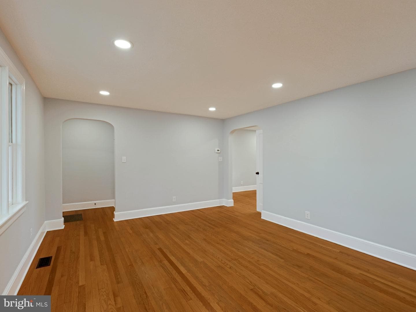 25 Young Avenue photo 8