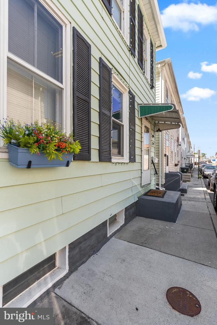 129 Mccomas Street photo 2