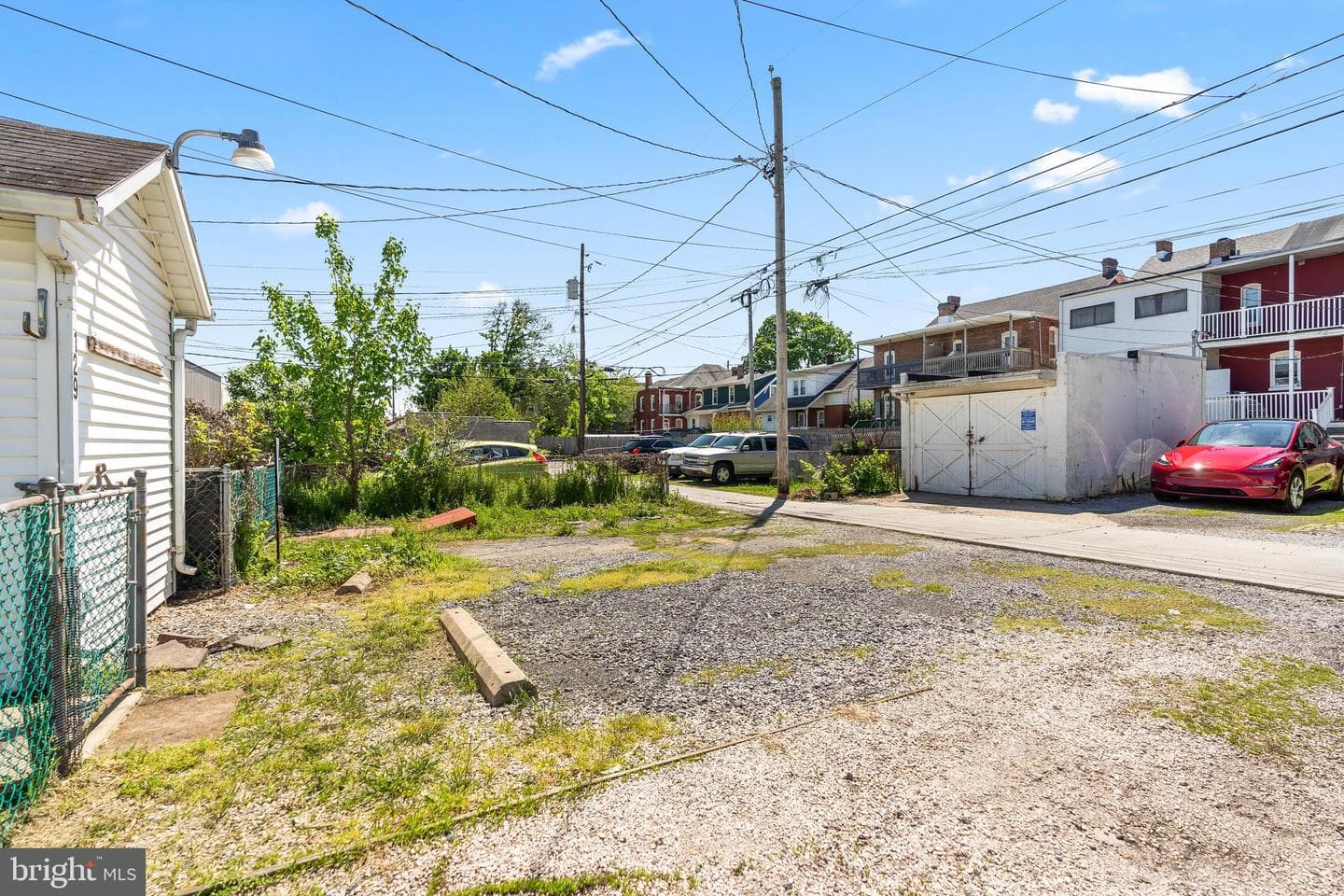 129 Mccomas Street photo 34