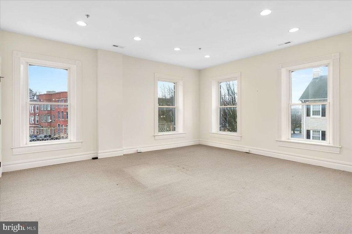 140 S Potomac Street photo 20