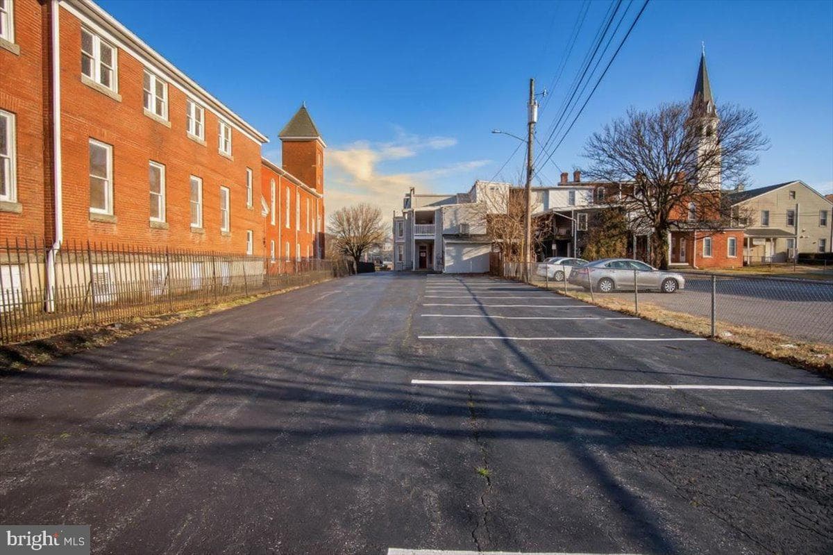 140 S Potomac Street photo 28