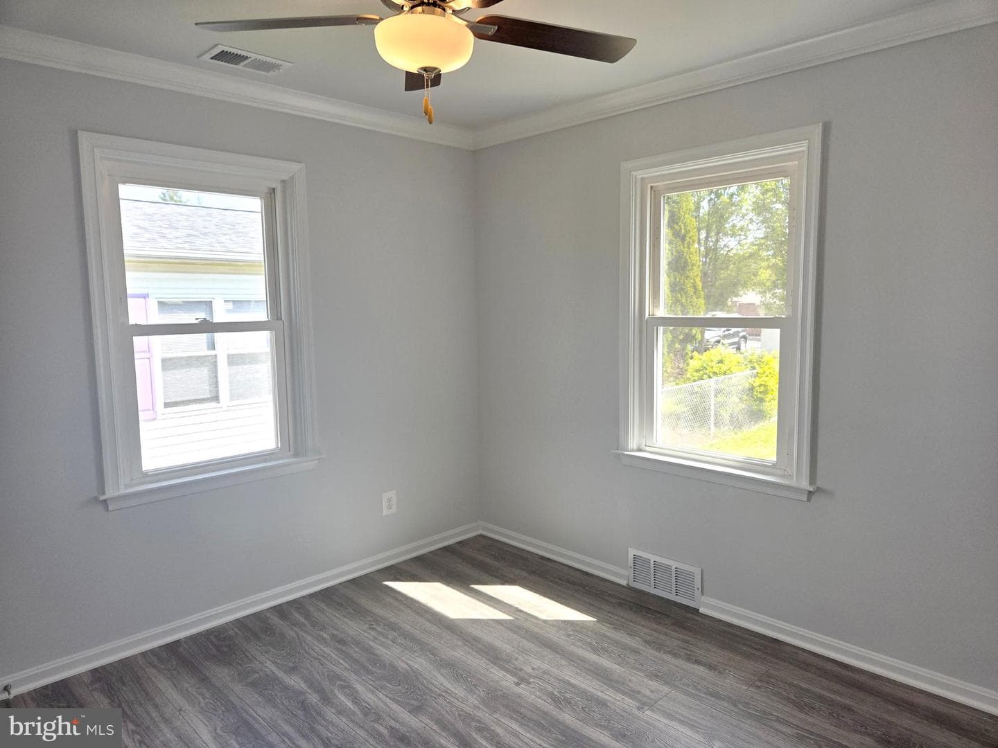 460 Pangborn Boulevard photo 5