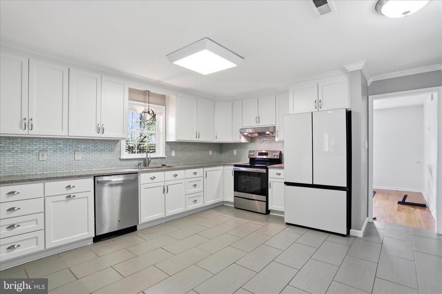 16602 Mosby Drive photo 10