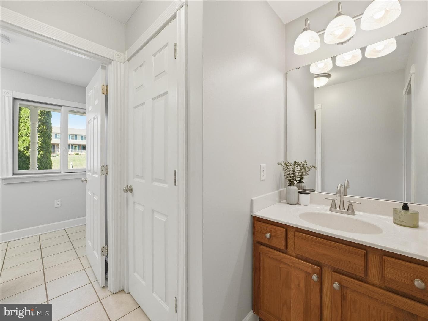 10727 Apple Tree Lane photo 14