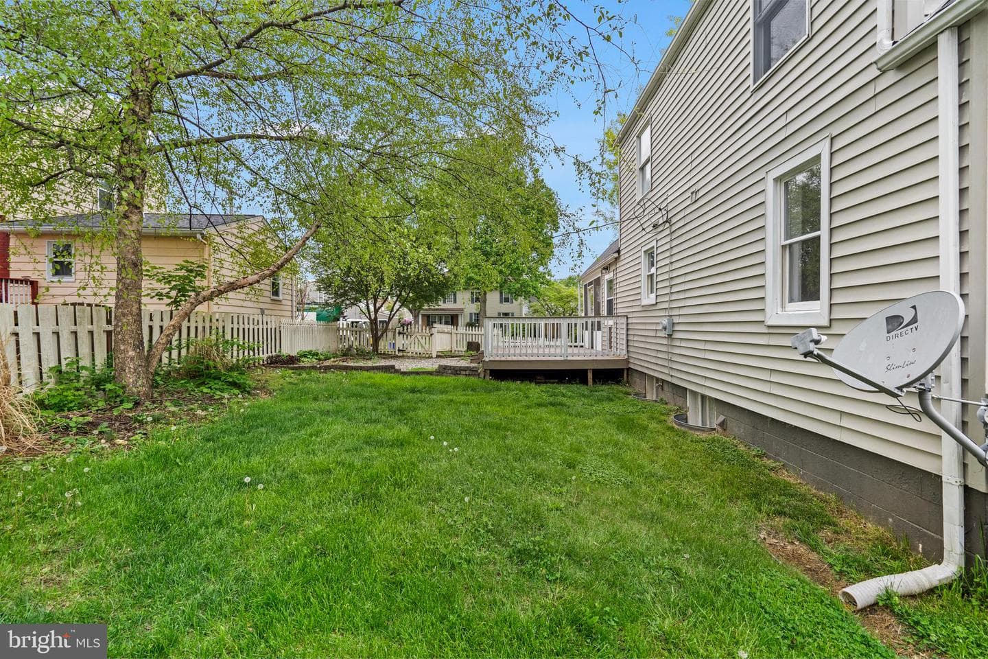 1053 Columbia Road photo 10