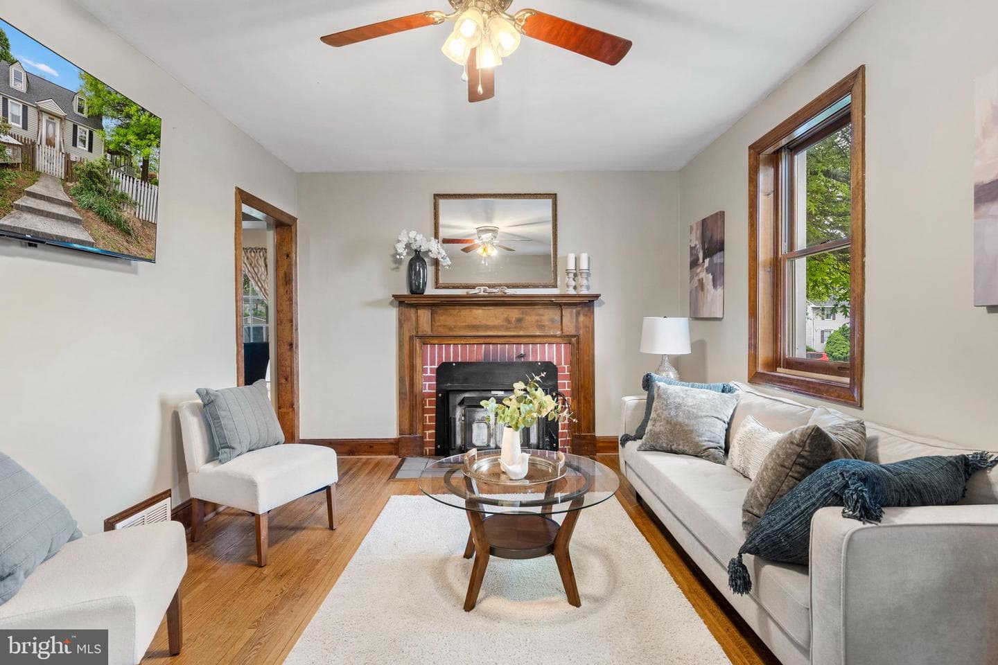 1053 Columbia Road photo 13