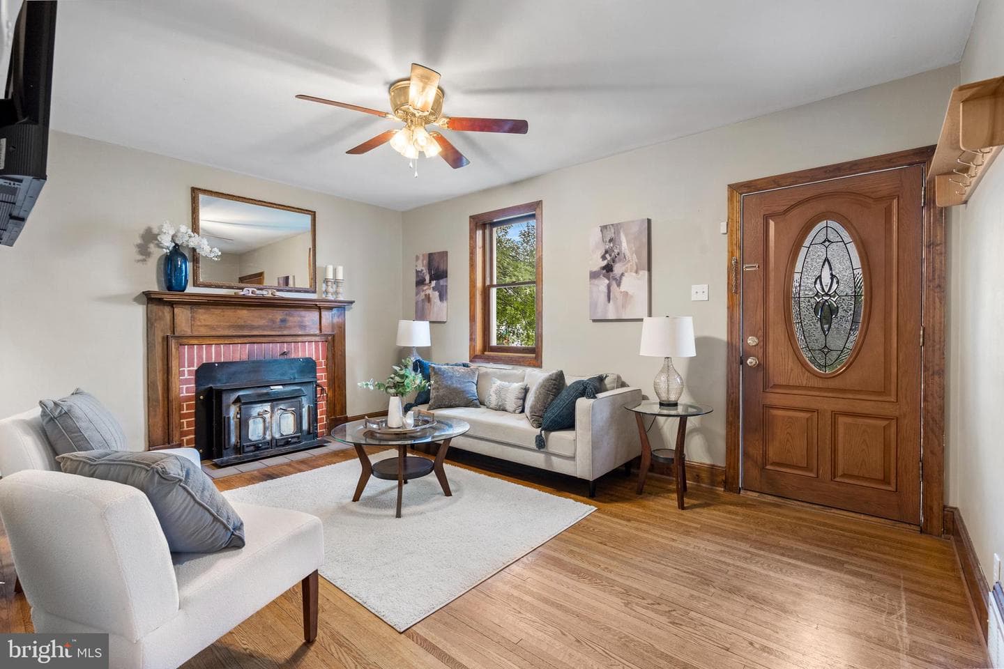 1053 Columbia Road photo 15