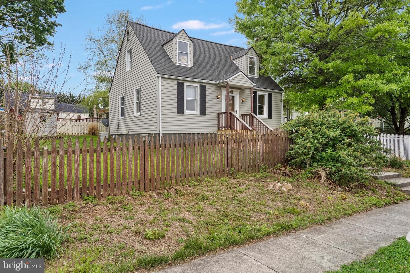 1053 Columbia Road photo 2