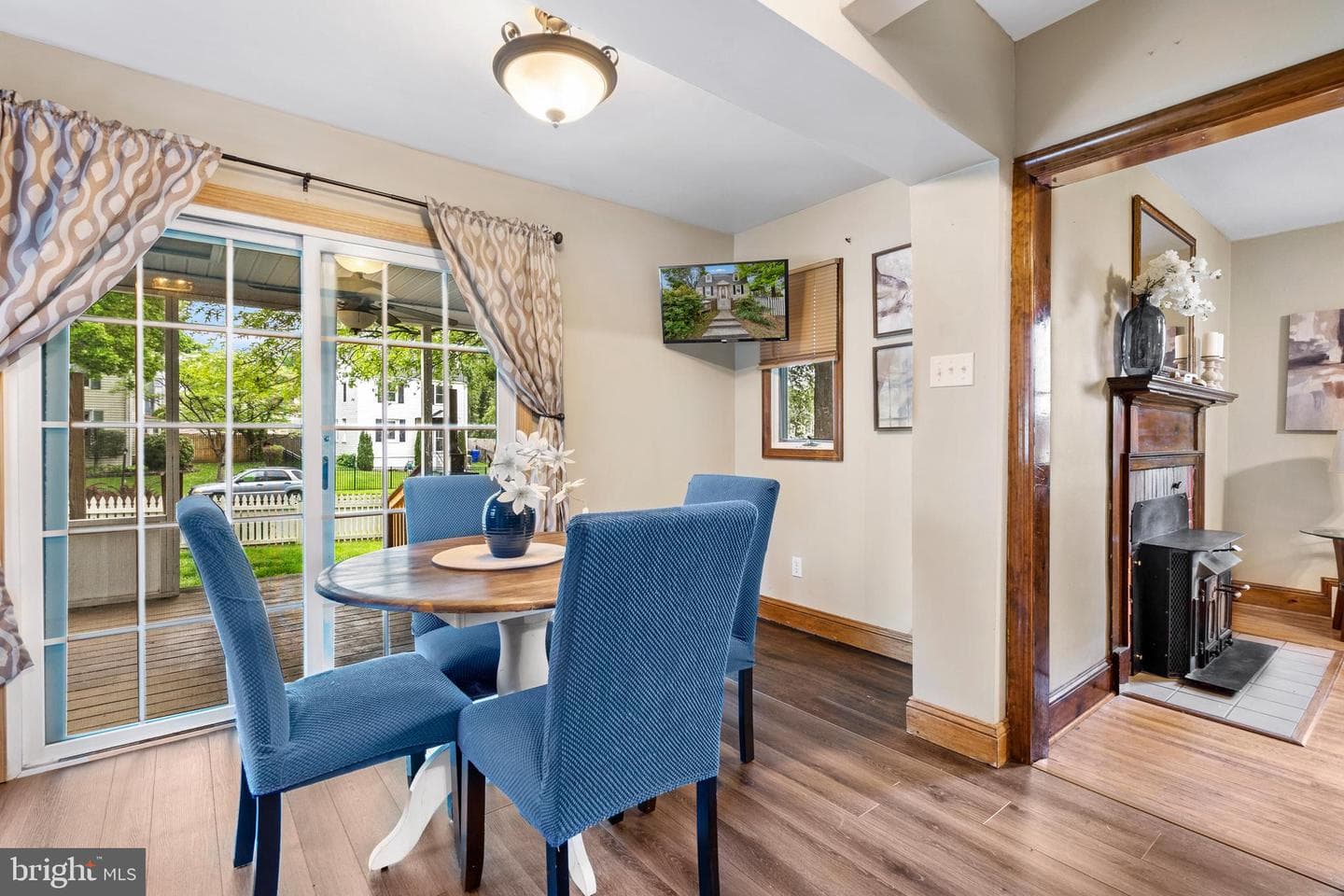 1053 Columbia Road photo 21