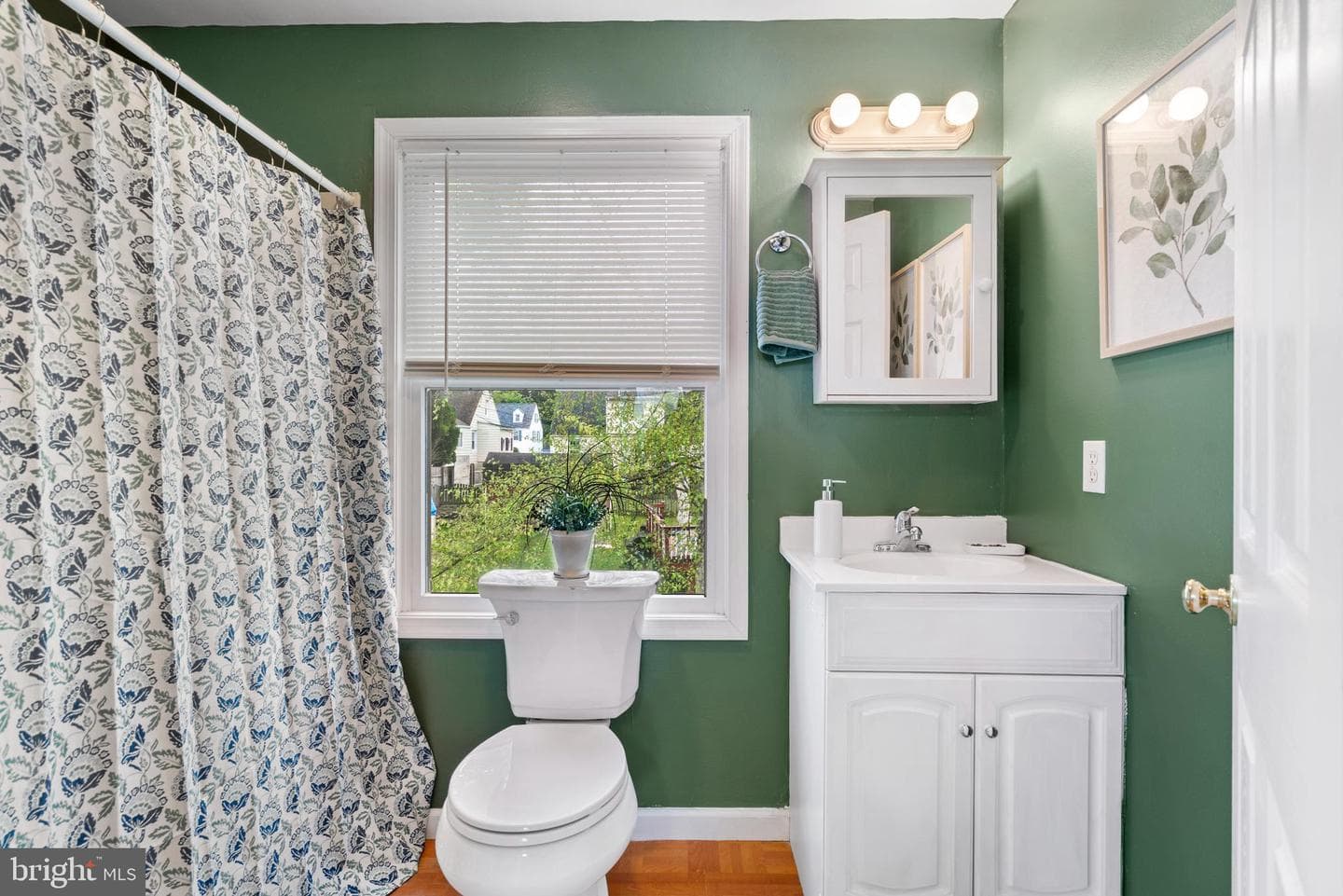 1053 Columbia Road photo 33