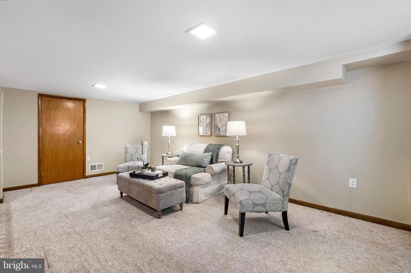 1053 Columbia Road photo 35
