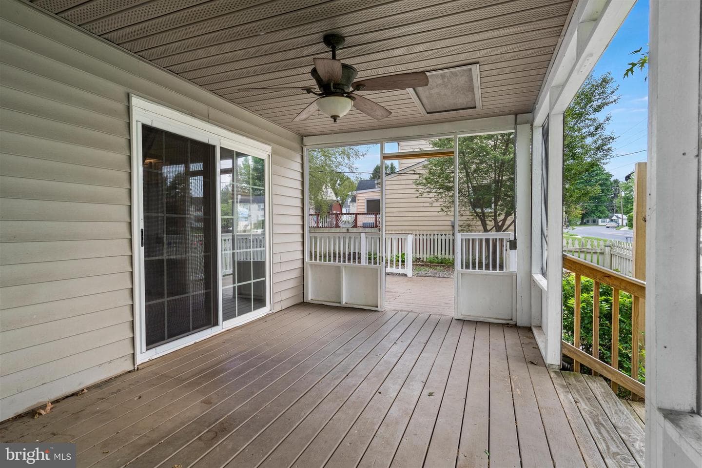 1053 Columbia Road photo 5
