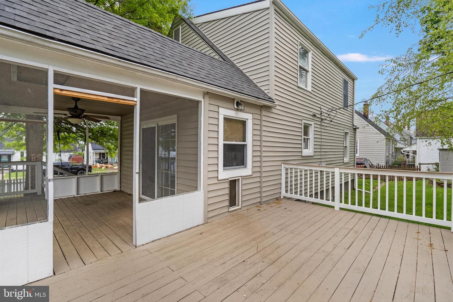 1053 Columbia Road photo 6