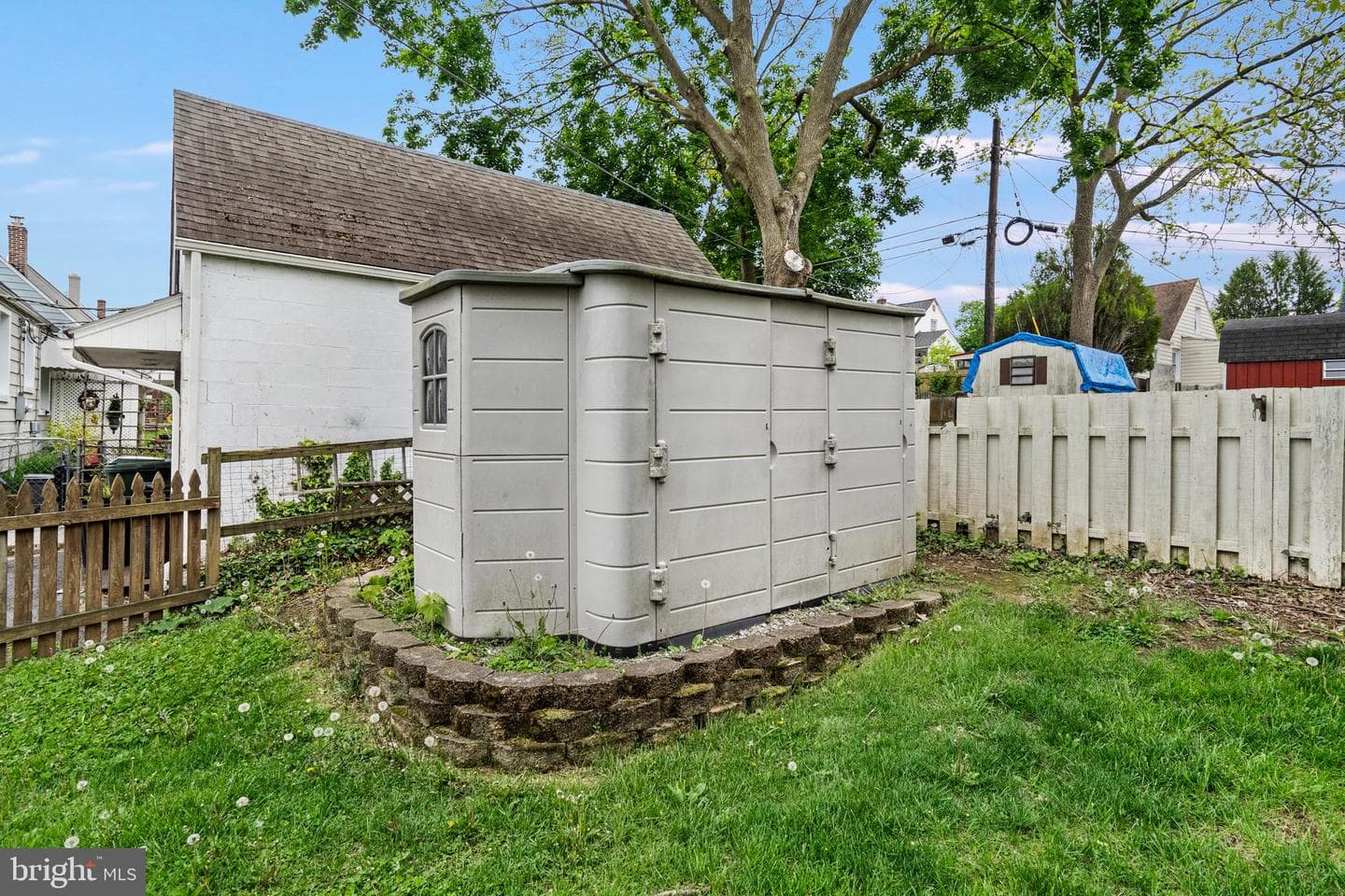 1053 Columbia Road photo 9