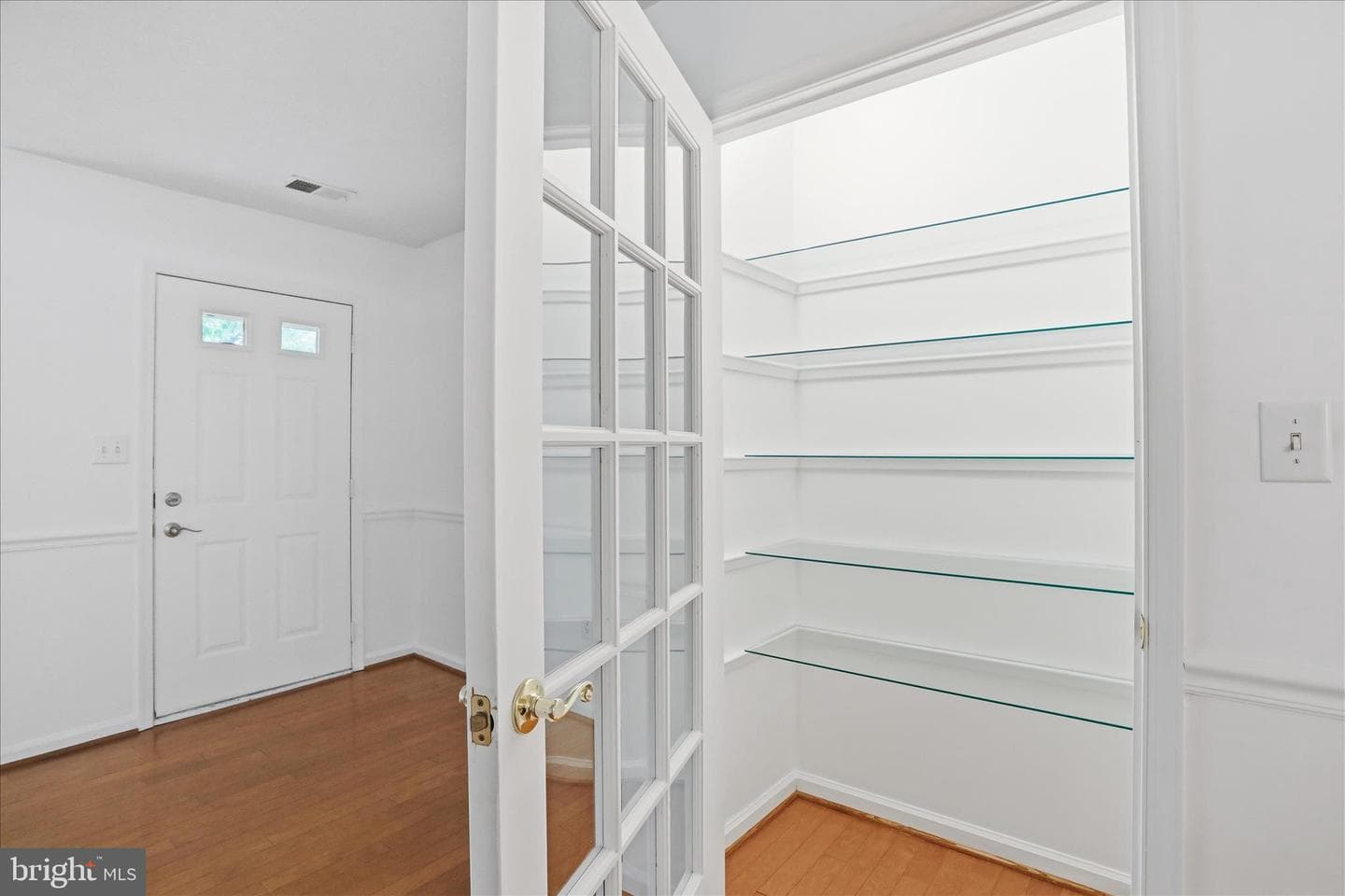 1038 Matthew Court photo 9