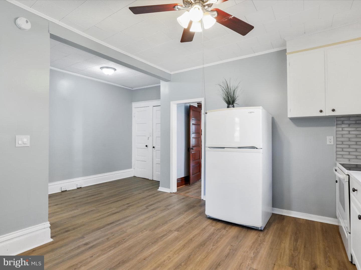 319 West Side Avenue photo 11