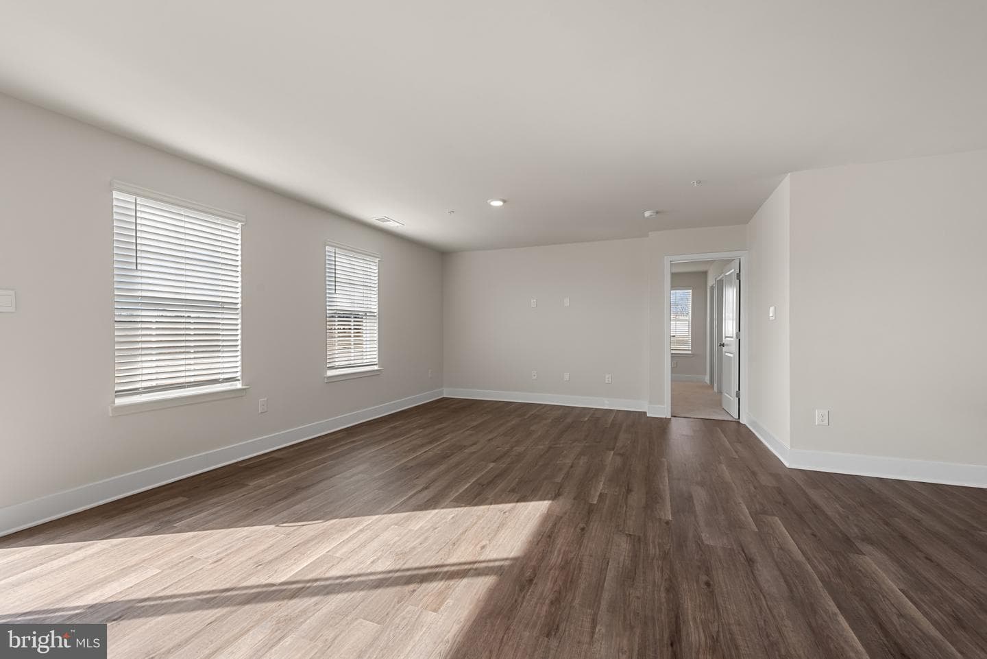 640 Armstrong Avenue photo 18