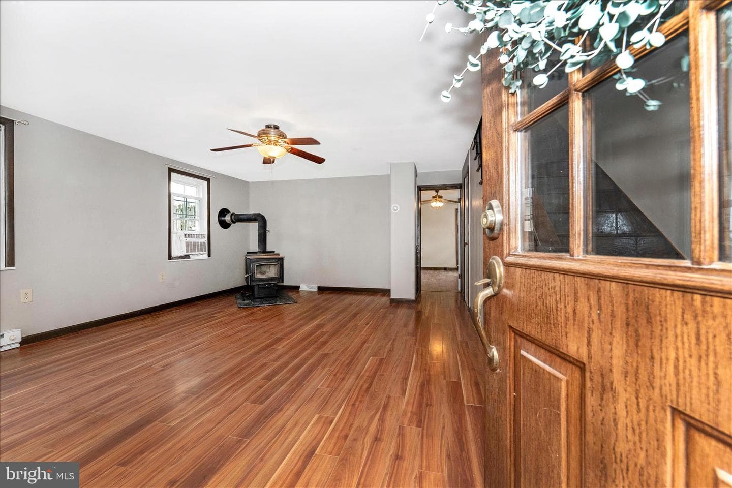 21321 Leiter Street photo 5