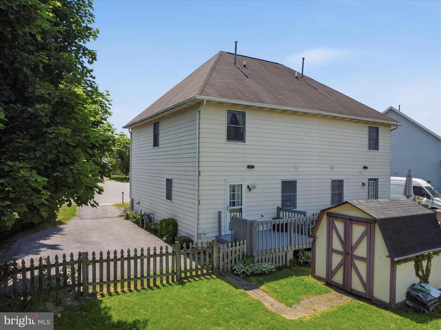 1040 Hampton Circle photo 5