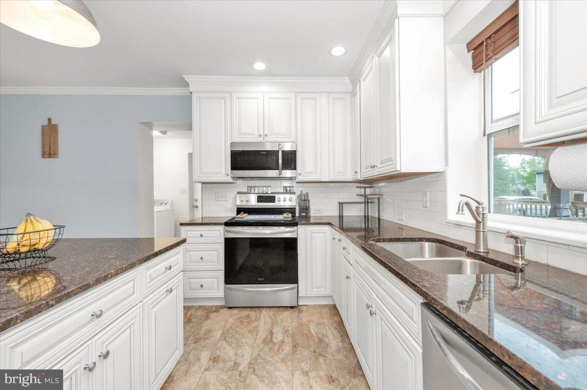 343 Jefferson Street photo 17