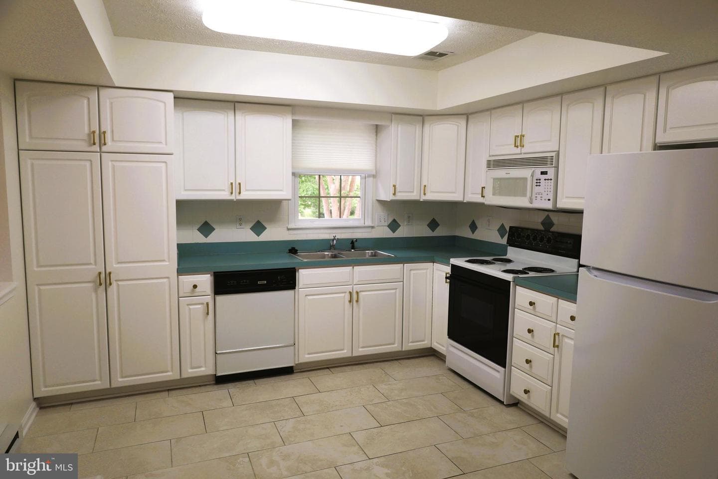 1025 Matthew Court photo 14