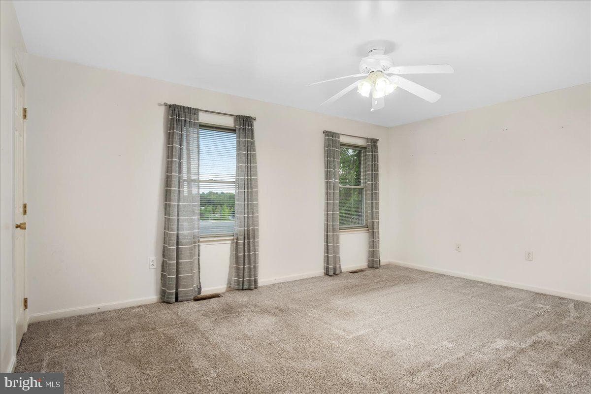 327 E Ridge Drive photo 14