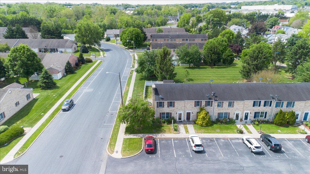 327 E Ridge Drive photo 2
