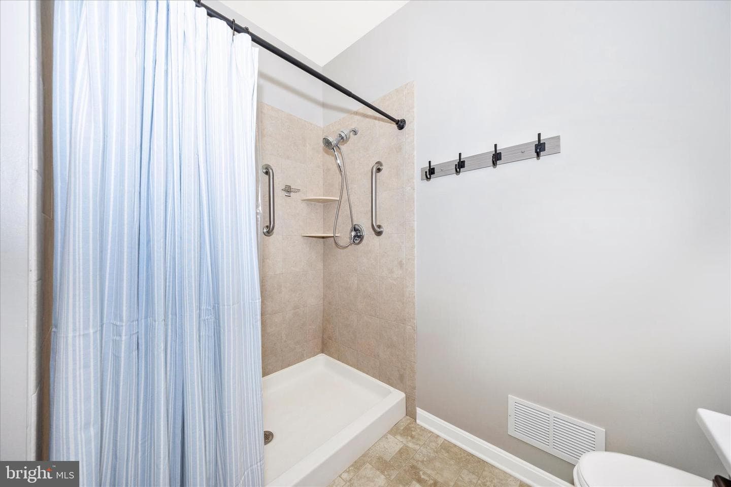 13928 Patriot Way photo 29