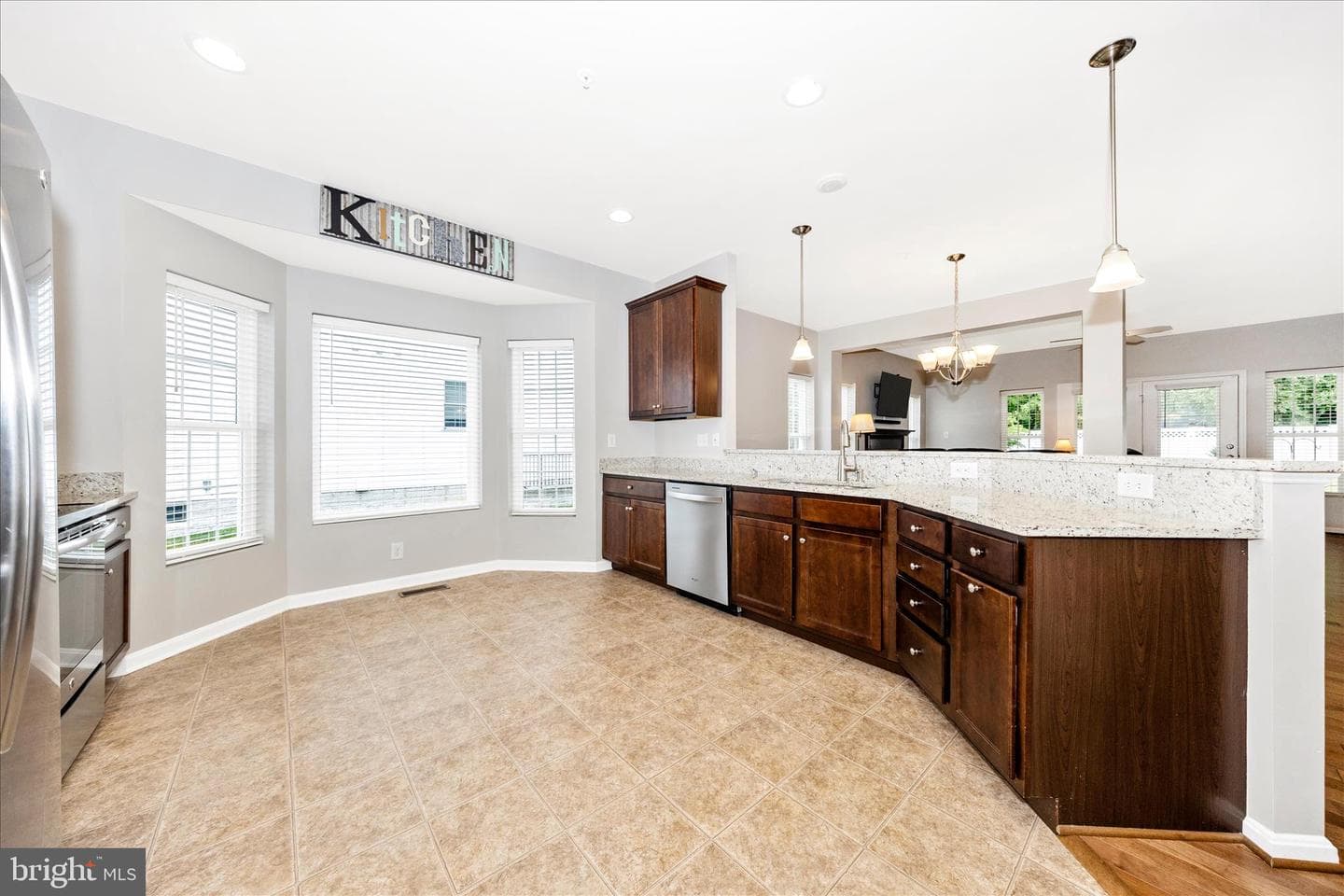 13928 Patriot Way photo 8
