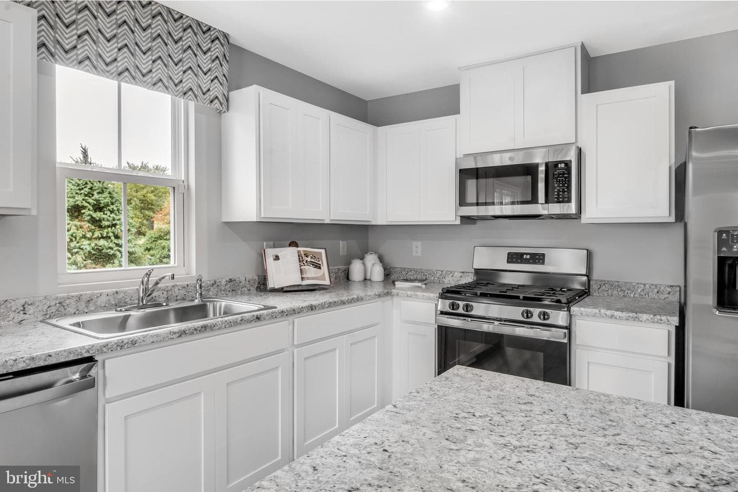 75 NE Breckenridge Drive photo 4