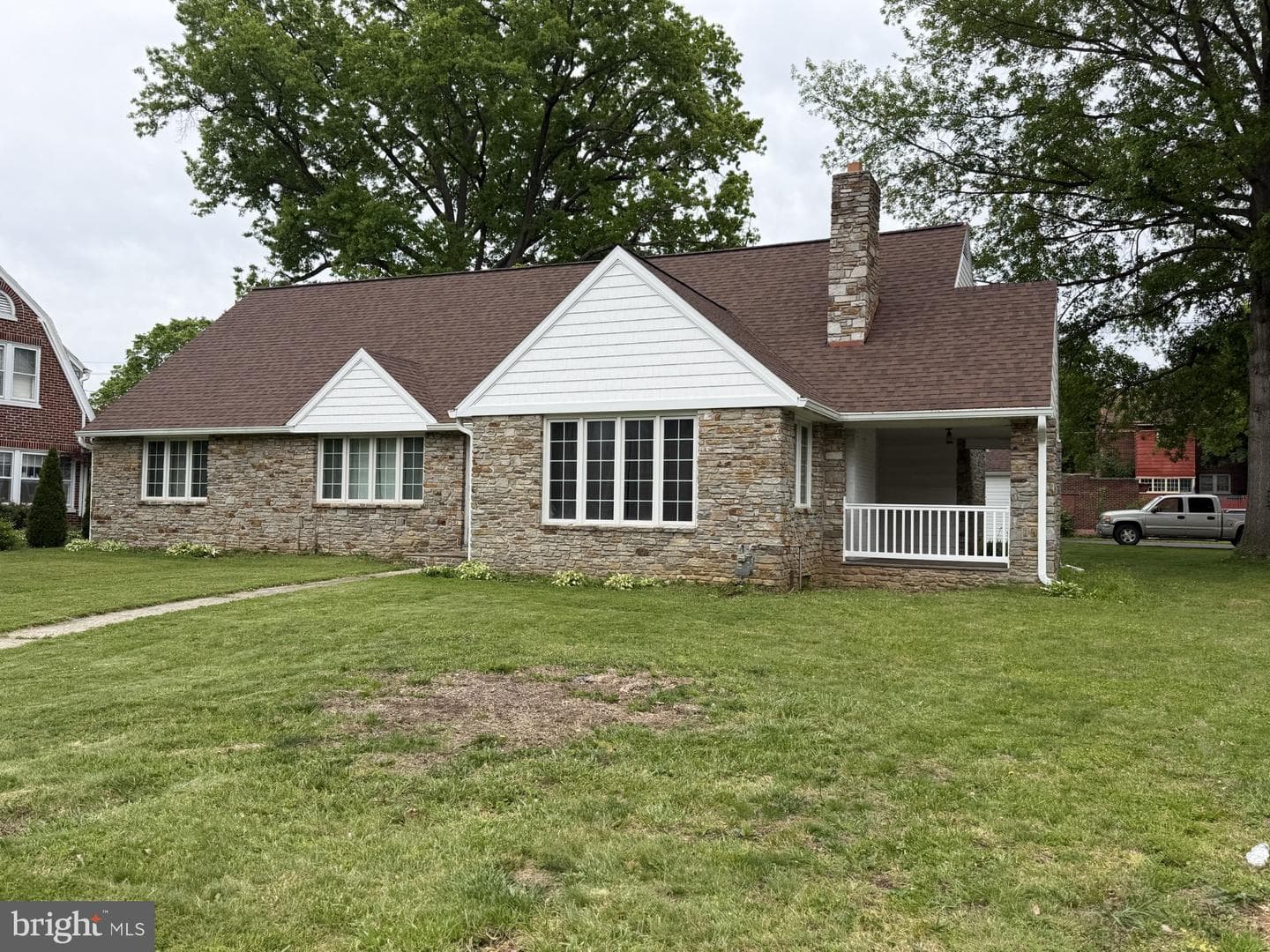1400 Oak Hill Avenue photo 4