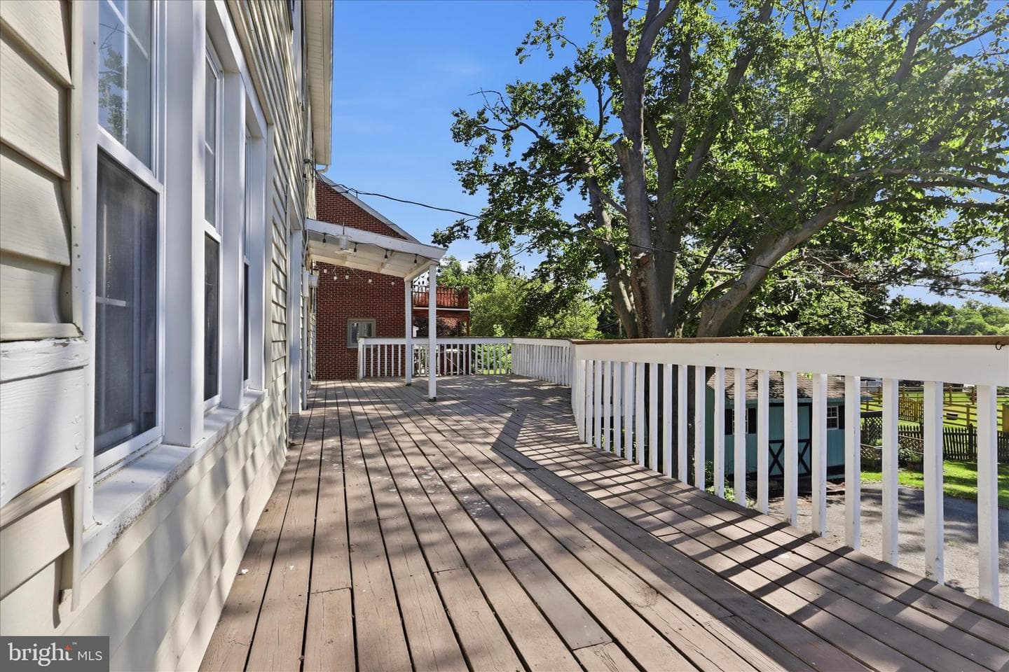 200 E Irvin Avenue photo 18