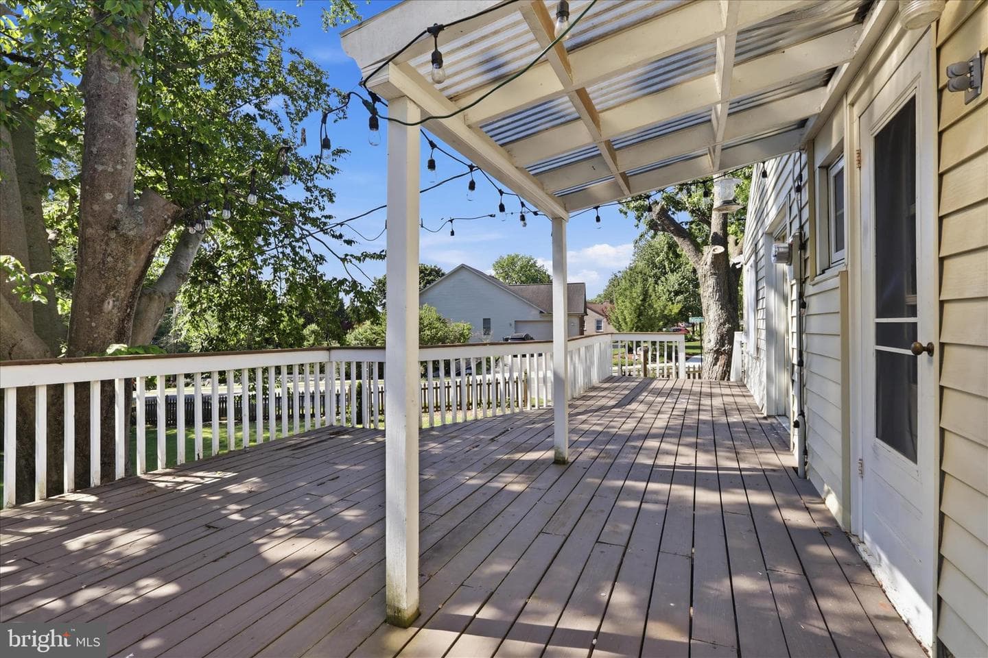 200 E Irvin Avenue photo 19