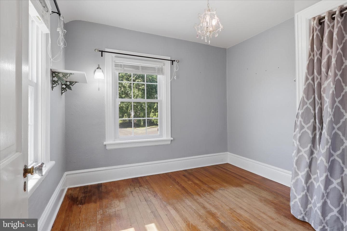 200 E Irvin Avenue photo 22