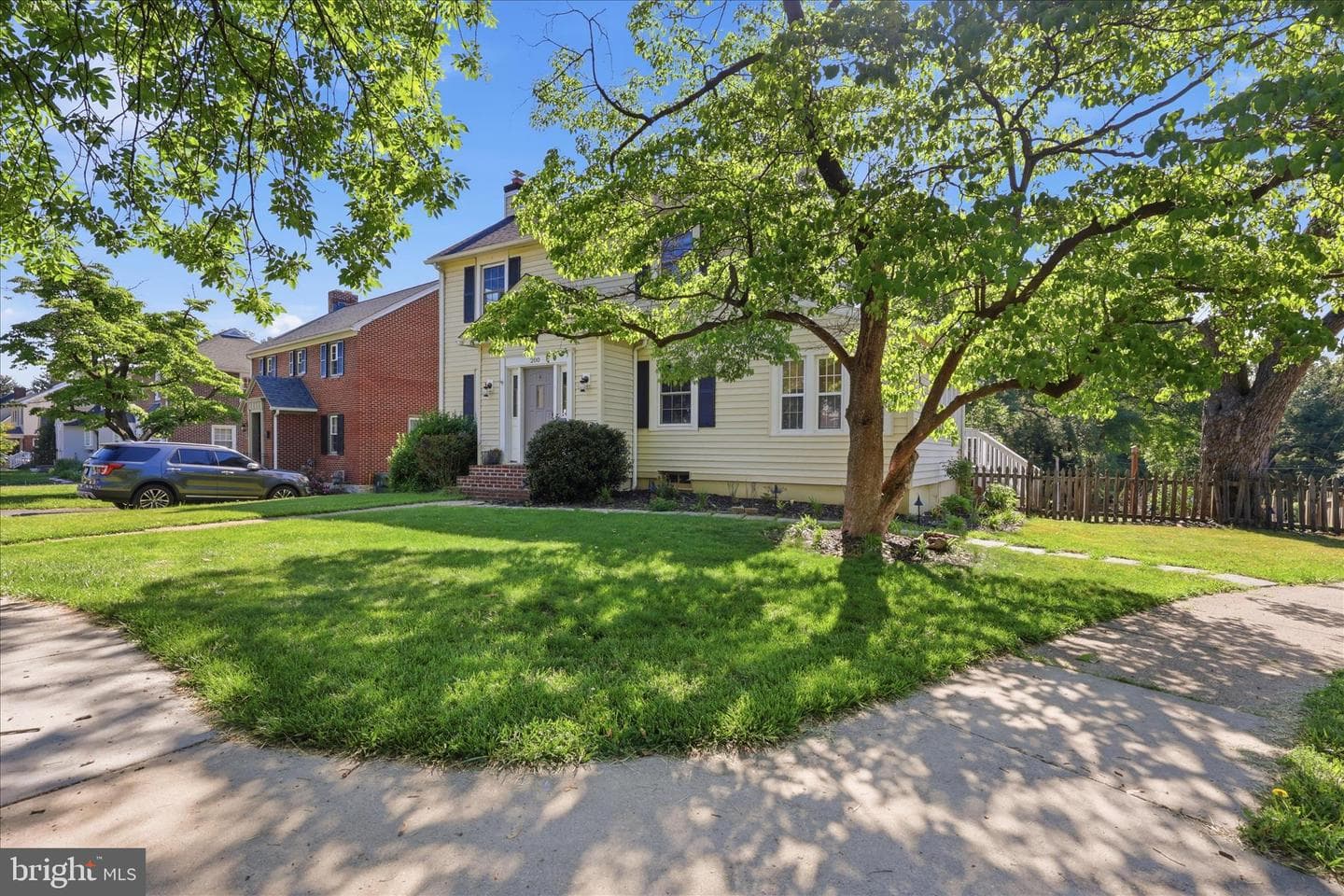 200 E Irvin Avenue photo 3