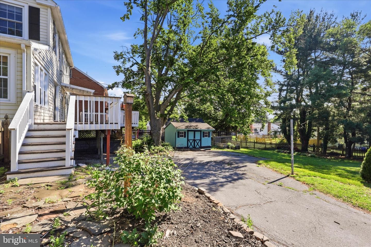 200 E Irvin Avenue photo 31