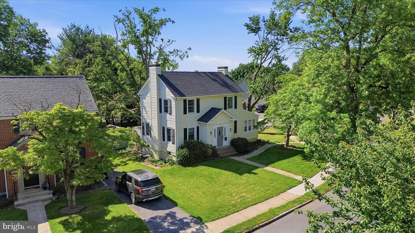 200 E Irvin Avenue photo 37