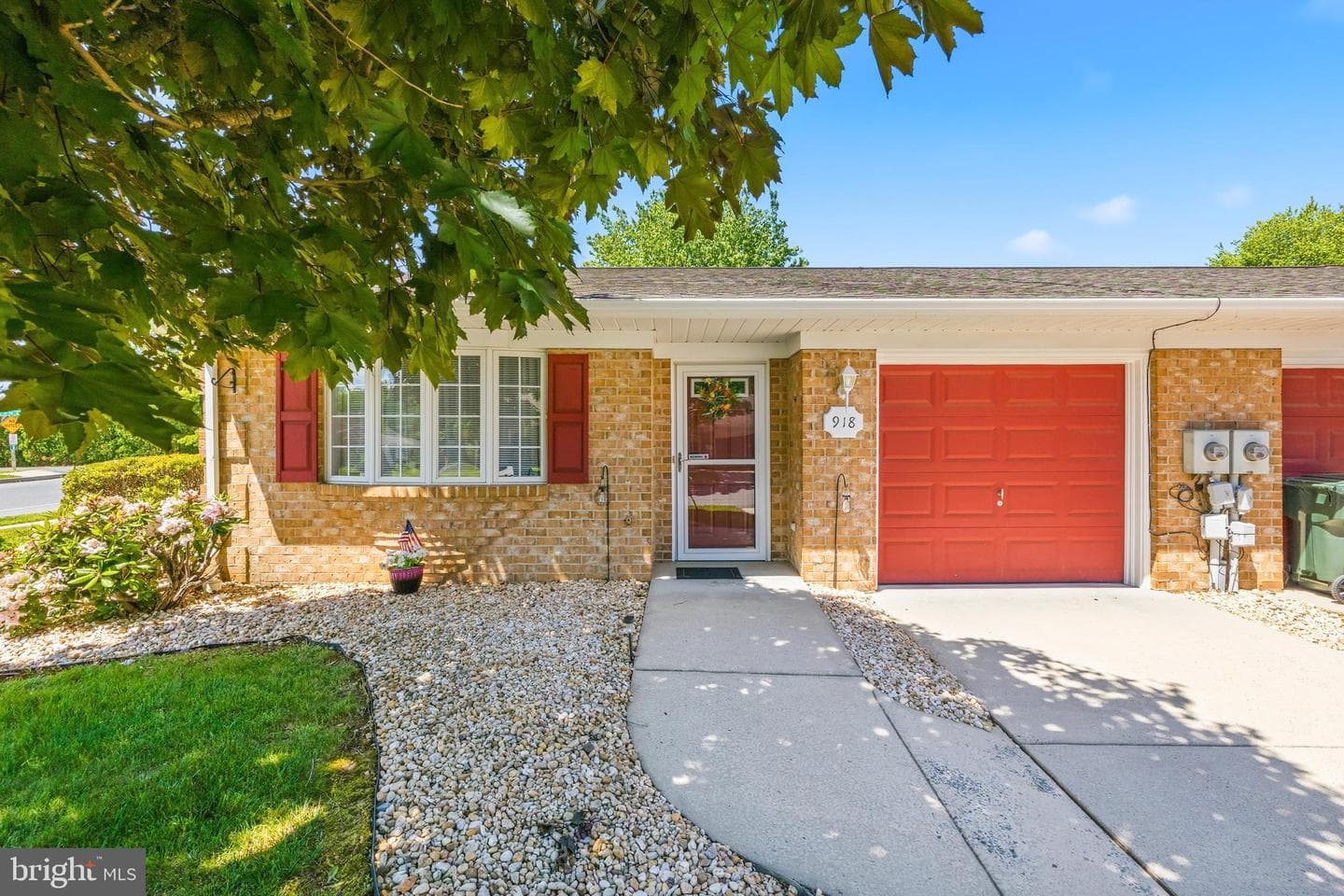 918 W Irvin Avenue photo 3