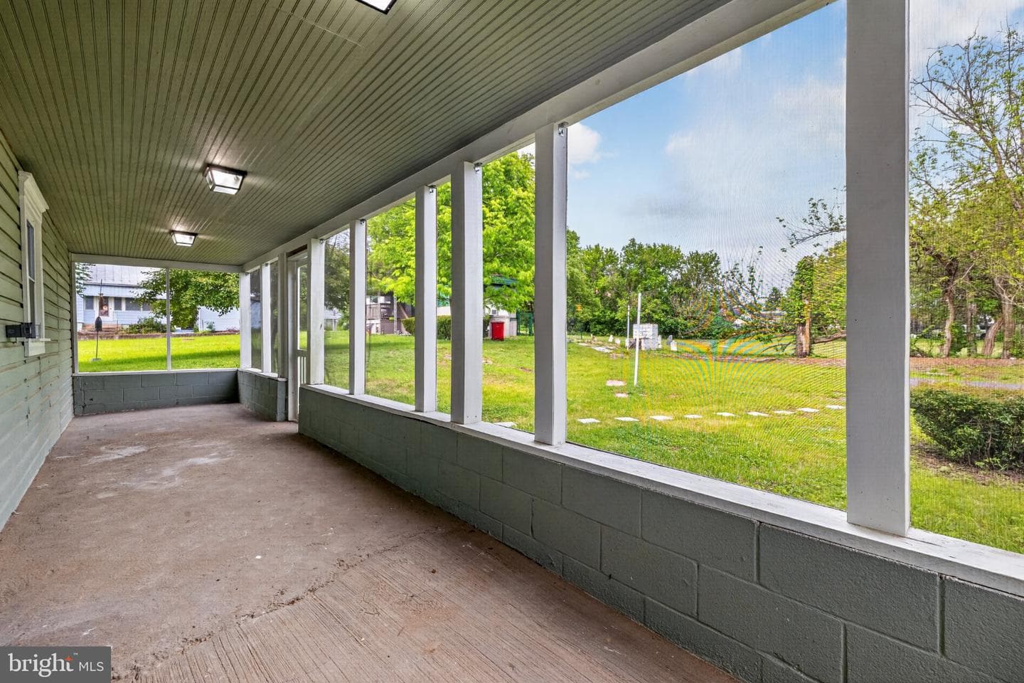 105 N Mechanic Street photo 35