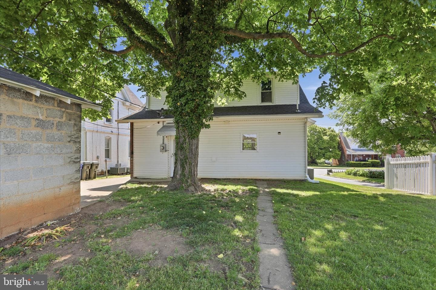 819 Summit Avenue photo 38