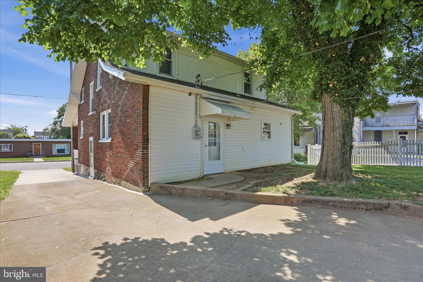 819 Summit Avenue photo 83