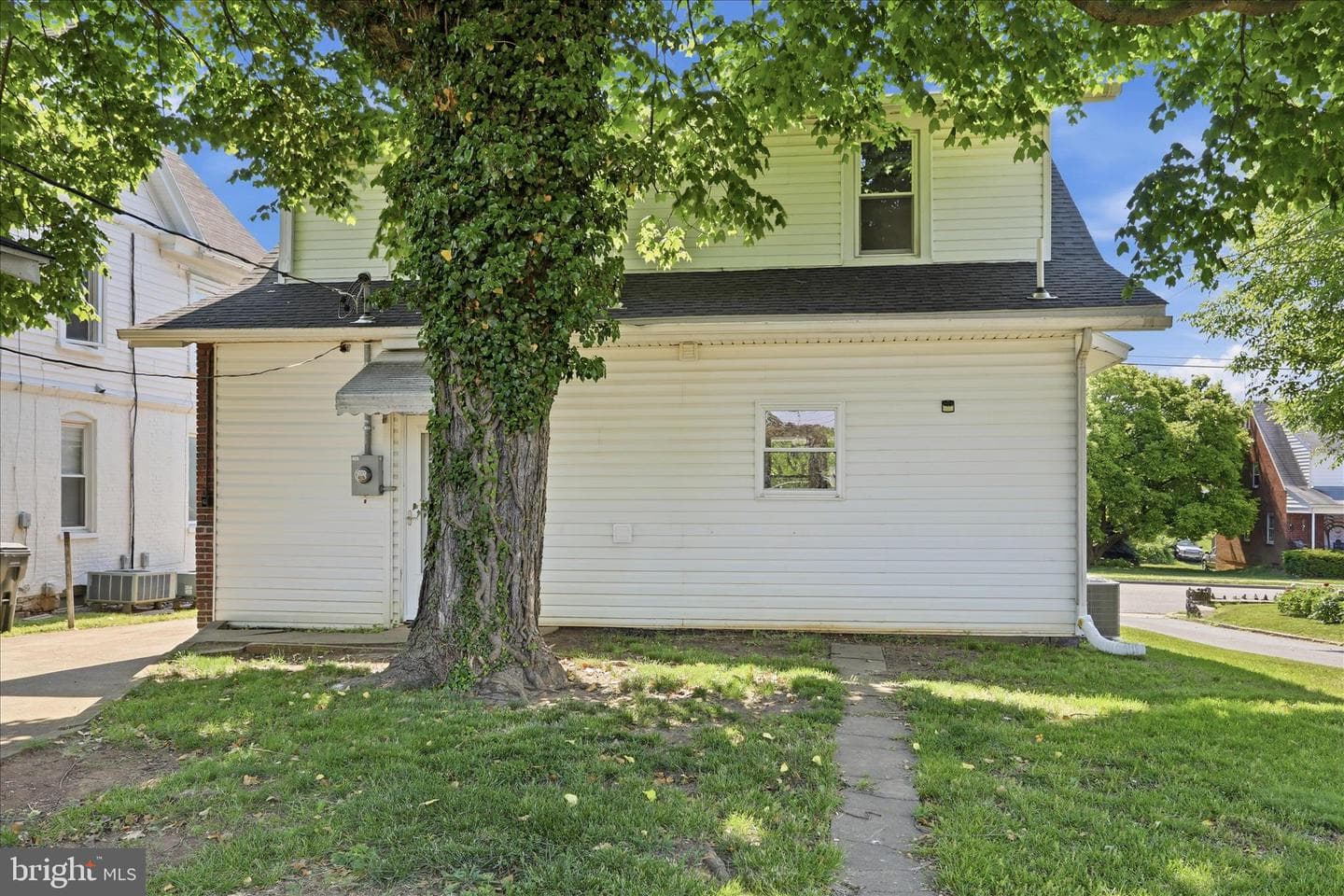 819 Summit Avenue photo 86