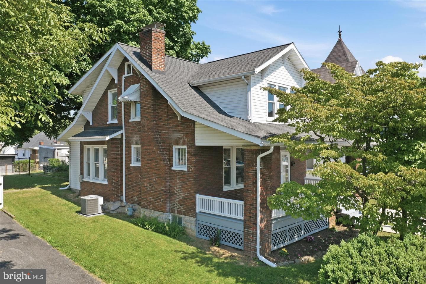 819 Summit Avenue photo 93