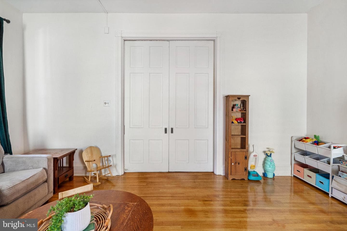 525 N Locust Street photo 10