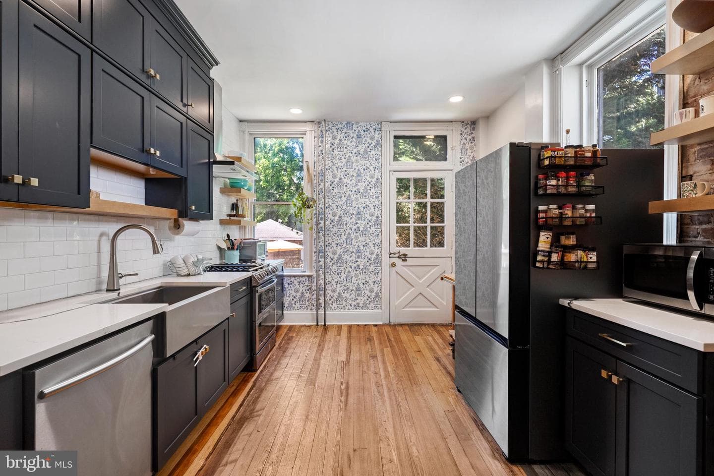 525 N Locust Street photo 14