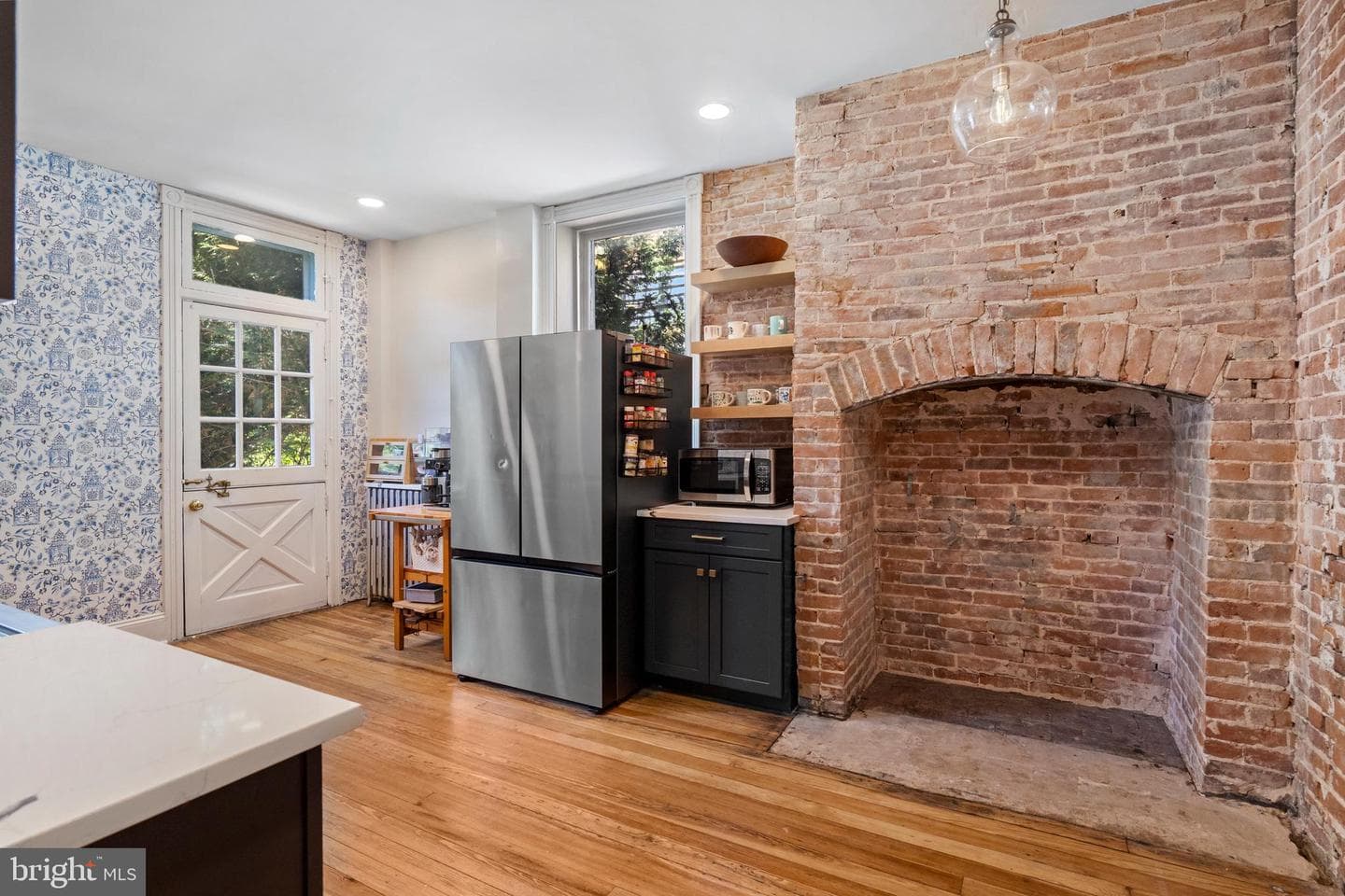 525 N Locust Street photo 18