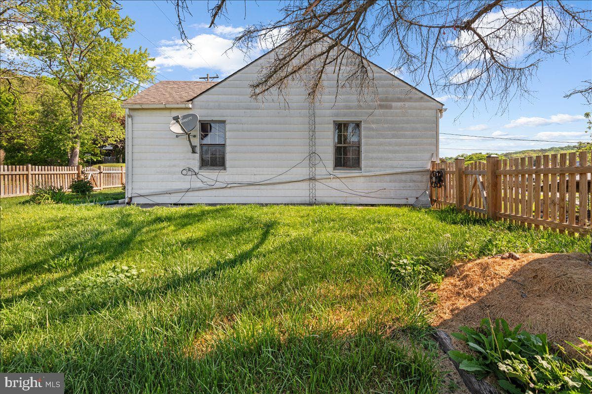 246 Maryland Avenue photo 32