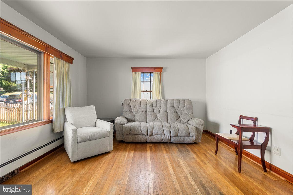 246 Maryland Avenue photo 4